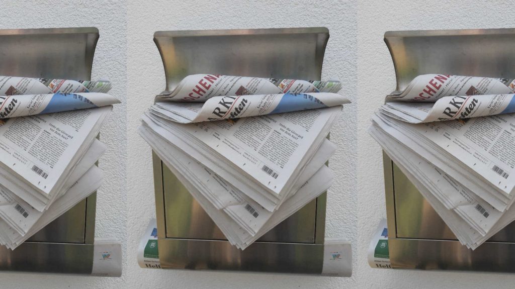 Zeitungsbriefkästen als Symbolbild